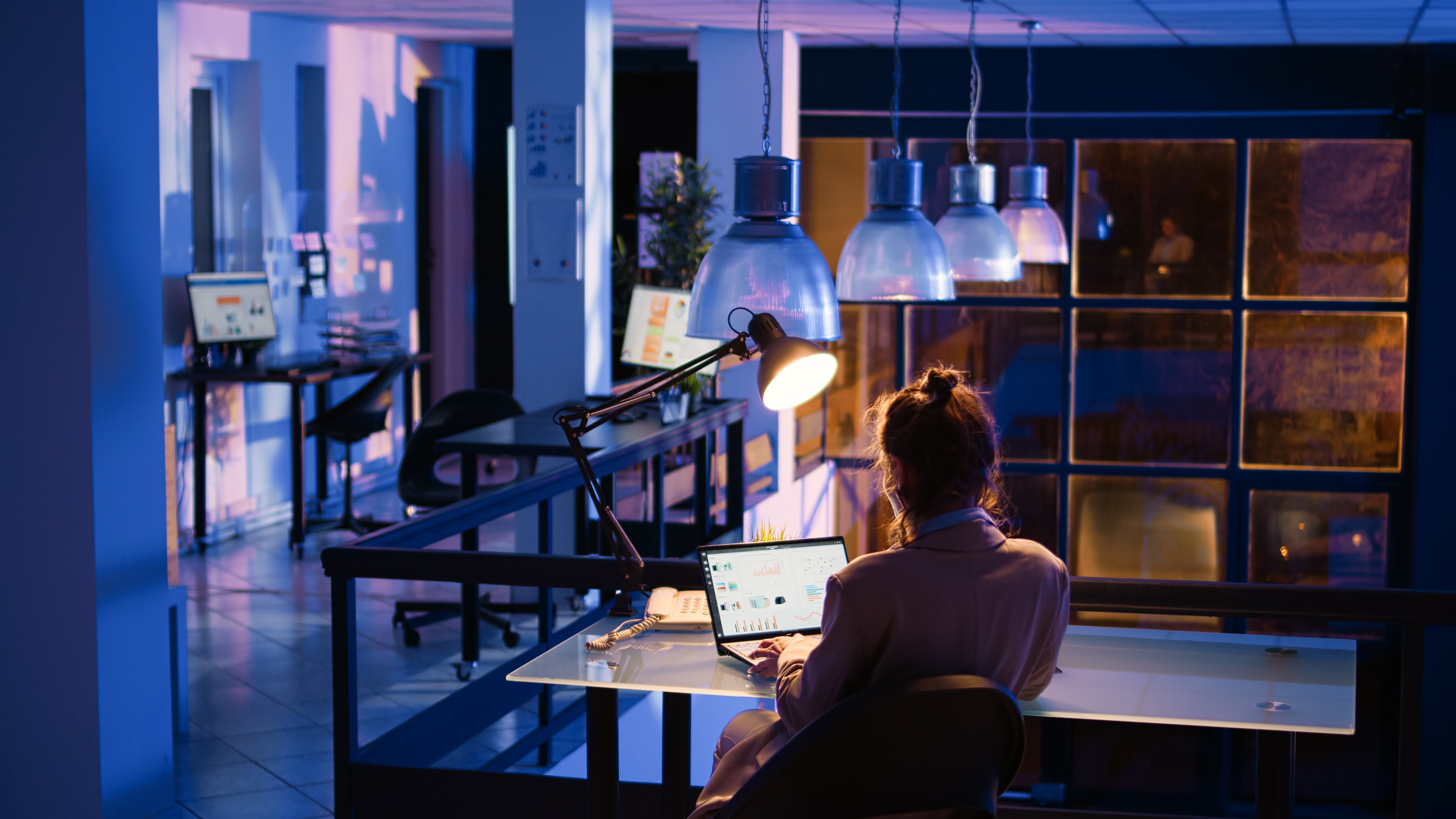 woman-working-on-laptop-in-modern-office-late-2026-03-19-01-58-52-utc.jpg