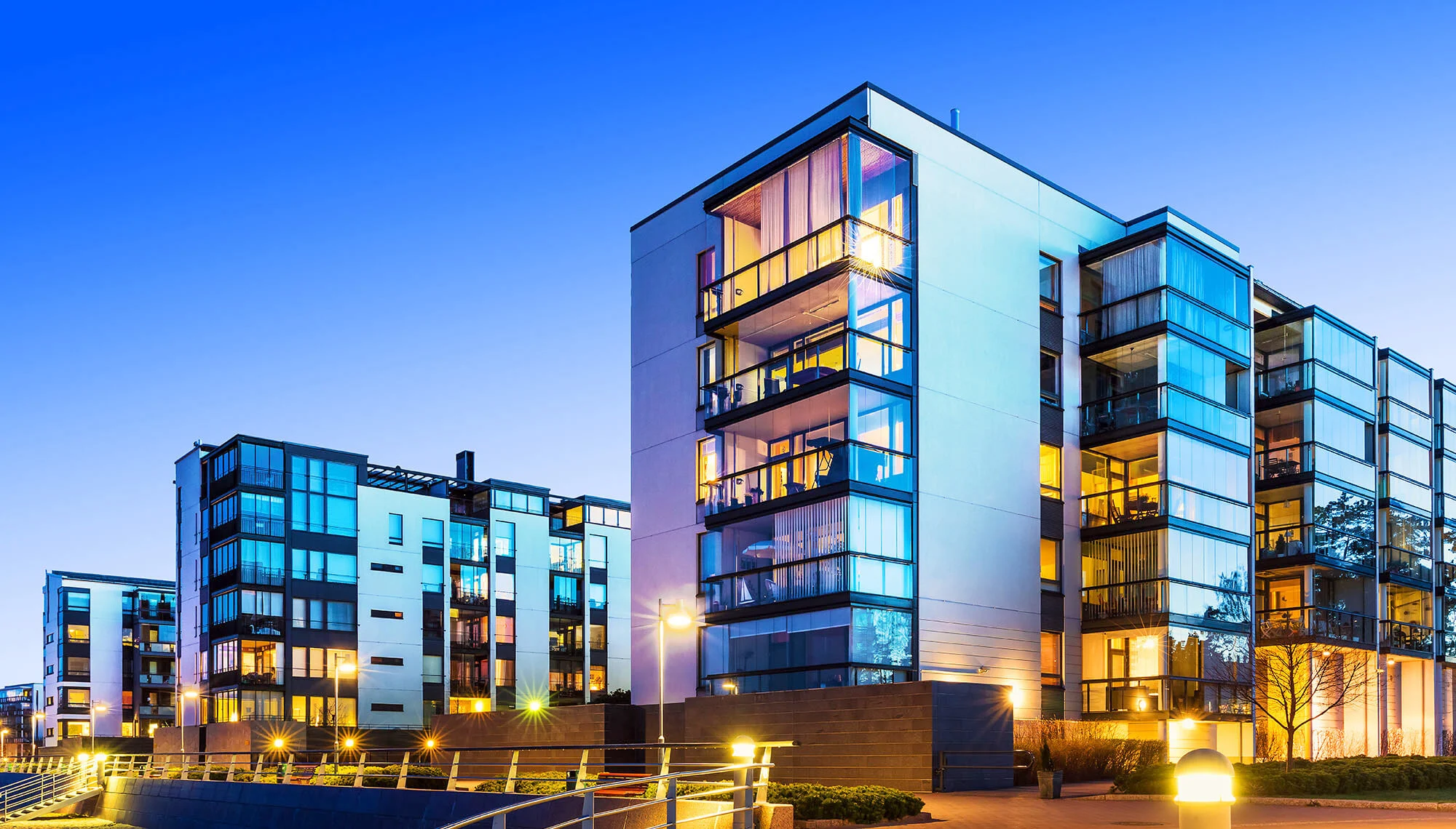 products-building-construction-windows-skylights-hero (ventanas).png